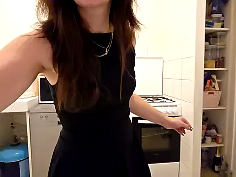 Evie – webcam model profile photo Image 12