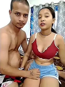 MiraKova – webcam model profile photo Image 7