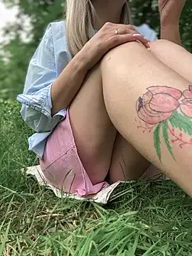 Crazy-Rosa Image 6
