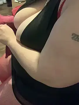 Yuky_ta – webcam model profile photo Image 3