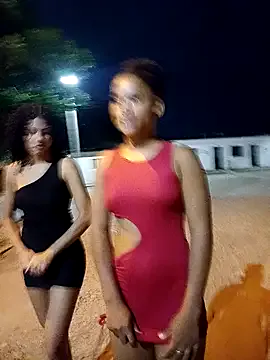CurlyBitch Image 7