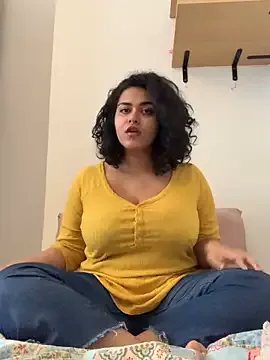 Curvydesifromgermany Image 10