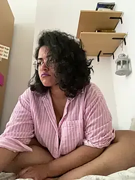 Curvydesifromgermany Image 15