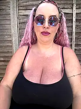 LiaWest – webcam model profile photo Image 5