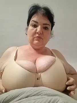 AnnaAurikas – webcam model profile photo Image 16