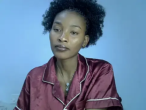 MiraKova – webcam model profile photo Image 13