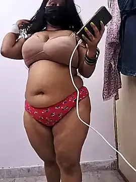 Isabella – webcam model profile photo Image 12