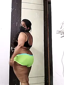Isabella – webcam model profile photo Image 17
