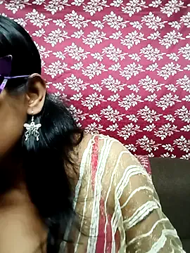 LilyReyes – webcam model profile photo Image 8