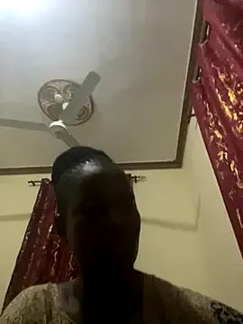 MiraKova – webcam model profile photo Image 18