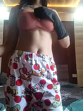 Pizdana – webcam model profile photo Image 13