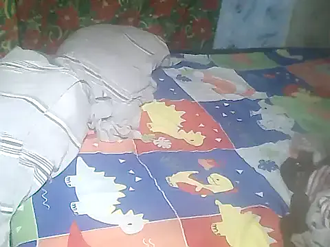 MiraKova – webcam model profile photo Image 7