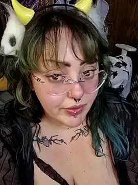 Cutegothcrybabyx Image 2