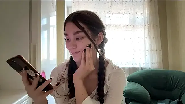 SunnyLeo88 – webcam model profile photo Image 5