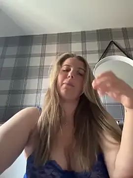 CutieCurvyGirlxo Image 11