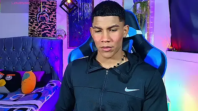 Anisyia – webcam model profile photo Image 2