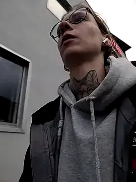 EsmeBrowm – webcam model profile photo Image 14