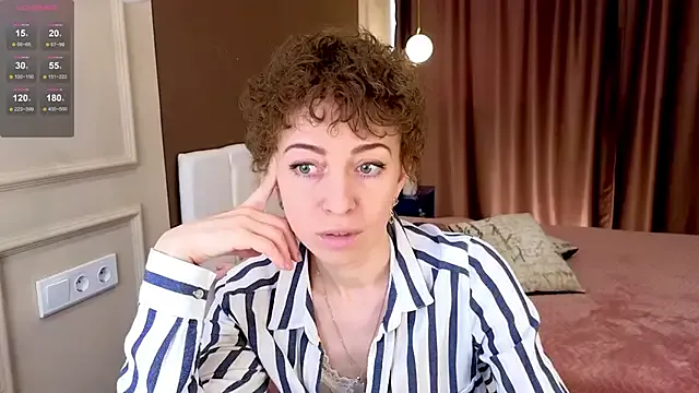 -liyasilvers- – webcam model profile photo Image 4