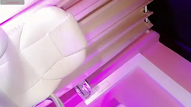 Daphnne_XXX – webcam model profile photo