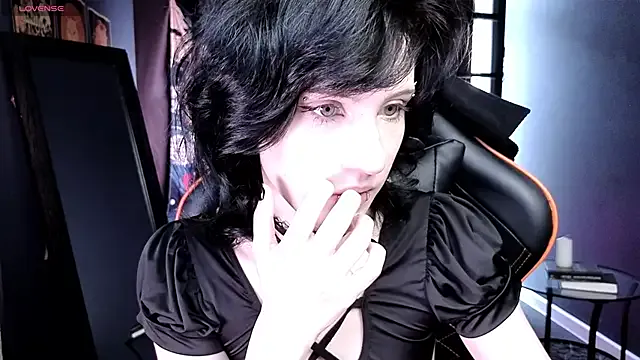 QueenTarote – webcam model profile photo Image 7