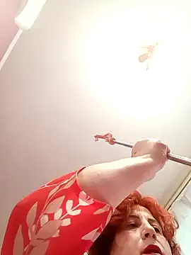P-a-n-t-h-e-r – webcam model profile photo Image 14