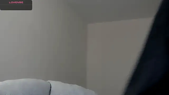 MiraKova – webcam model profile photo Image 10