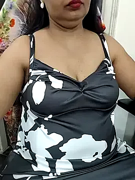 Bella-999 – webcam model profile photo Image 16