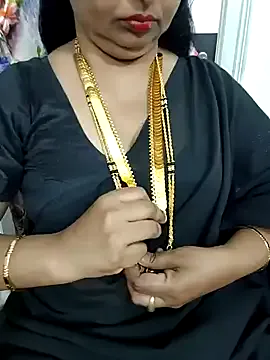 Bella-999 – webcam model profile photo Image 5