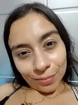 Isabella – webcam model profile photo Image 4
