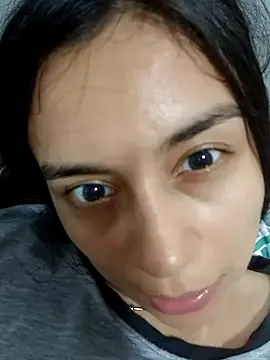 Isabella – webcam model profile photo Image 6