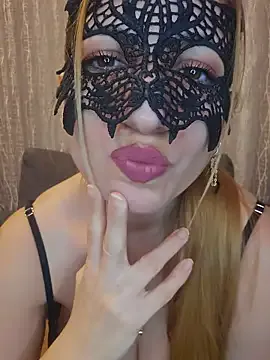 EllaMae – webcam model profile photo Image 12