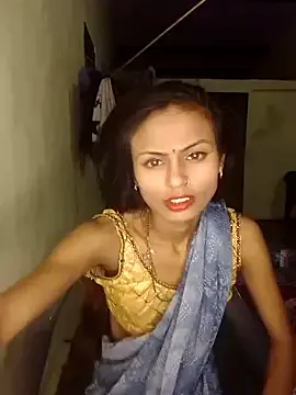 AdelinaLuuna – webcam model profile photo Image 16