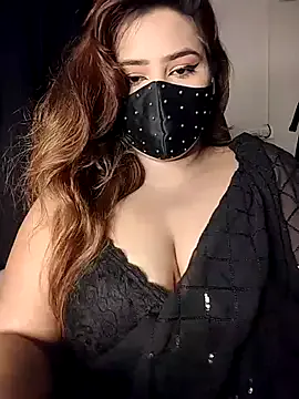 Desi_-_Queen Image 5