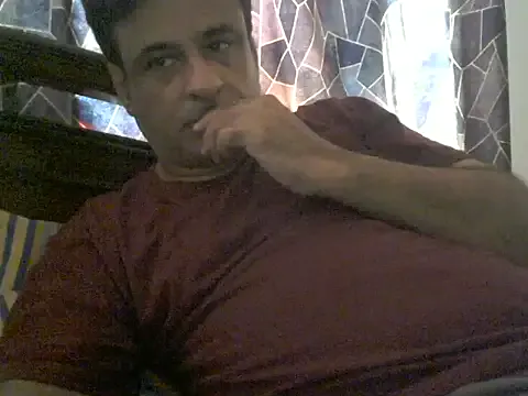 MiraKova – webcam model profile photo Image 4