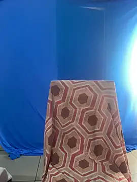 YoungSquad – webcam model profile photo Image 12