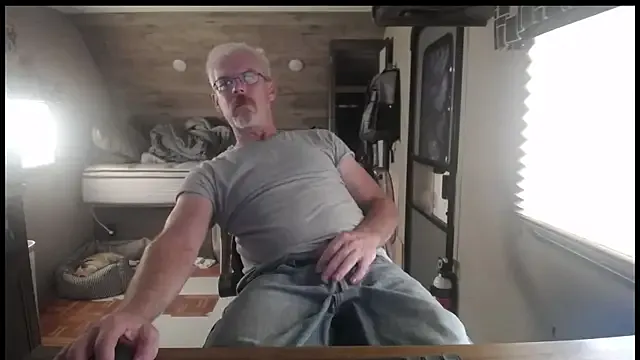 LillyStark – webcam model profile photo Image 19