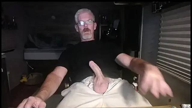 LillyStark – webcam model profile photo Image 3