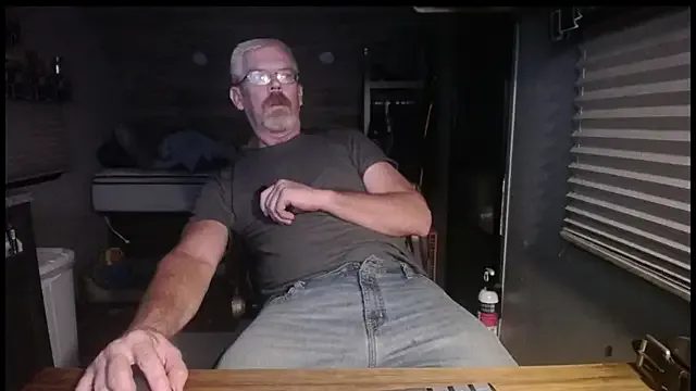 LillyStark – webcam model profile photo Image 6