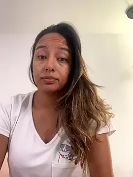 Isabella – webcam model profile photo Image 4