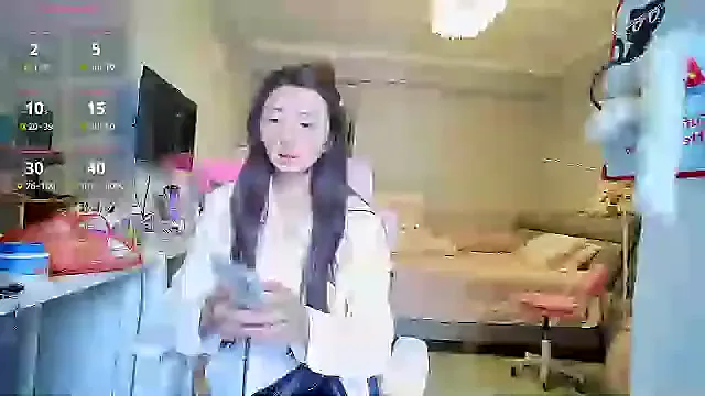 -Saharochek- – webcam model profile photo Image 3