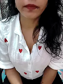 AryCorinne – webcam model profile photo Image 11