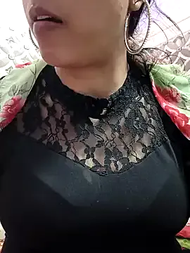 AryCorinne – webcam model profile photo Image 6