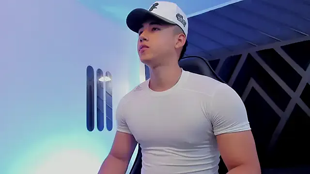 MiraKova – webcam model profile photo Image 9