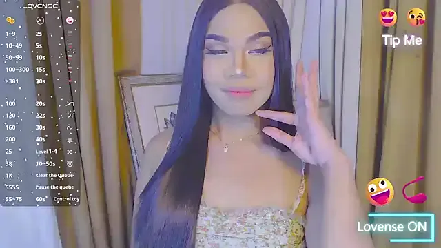 MiraKova – webcam model profile photo Image 7