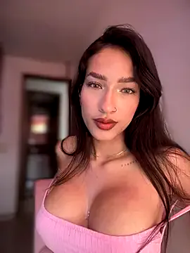 EmilyRussi – webcam model profile photo Image 14