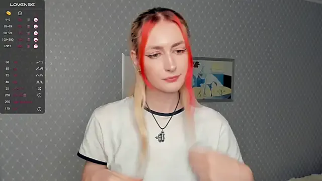 MiraKova – webcam model profile photo Image 12