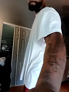 HillaryDiez – webcam model profile photo Image 7