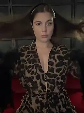 EsmeBrowm – webcam model profile photo Image 3