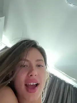 Ellzaa_ Image 2