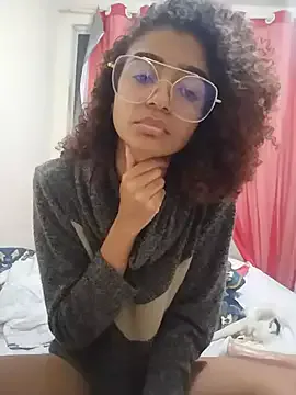 MiraKova – webcam model profile photo Image 9